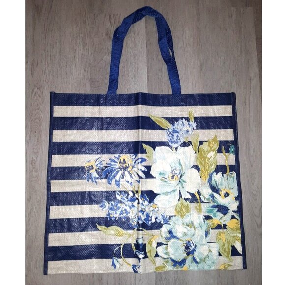 Marshalls TJ Maxx - Picture 5 of 7